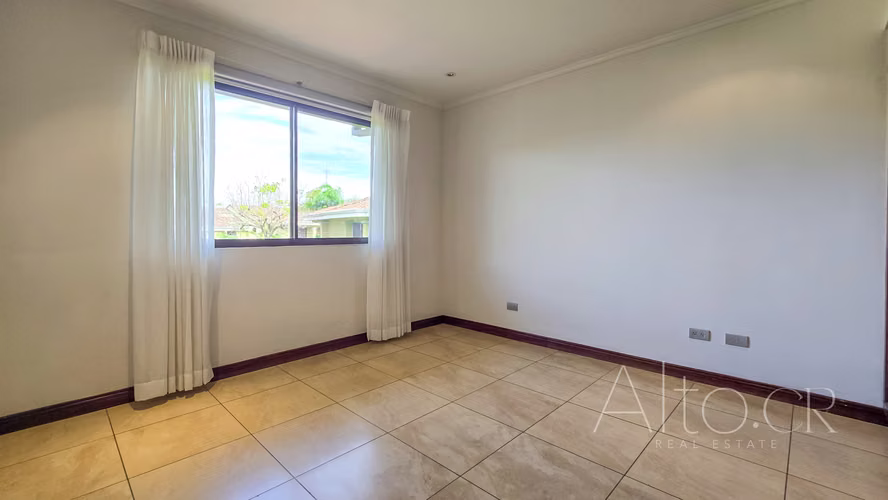 CASA EN CONDOMINIO 250m²  DE  3 HABITACIONES  CON  CUARTO DE SERVICIO - Imagen 12