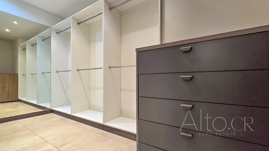 CASA EN CONDOMINIO 250m²  DE  3 HABITACIONES  CON  CUARTO DE SERVICIO - Imagen 11