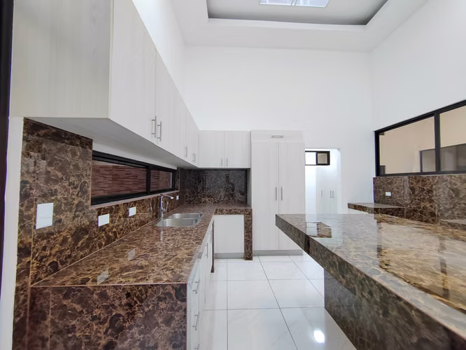 ALQUILER CASA INDEPENDIENTE DE UNA PLANTA EN ROHRMOSER NUNCIATURA - 490M2 - Imagen 19