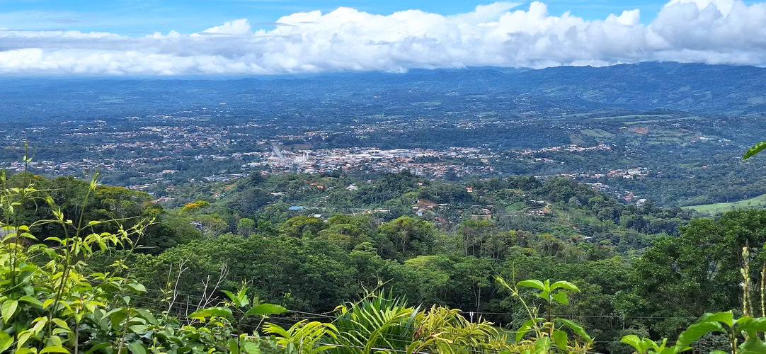 Venta de casa con vista a la ciudad de Perez Zeledon