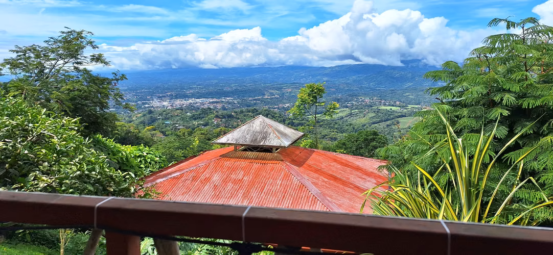 Venta de casa con vista a la ciudad de Perez Zeledon