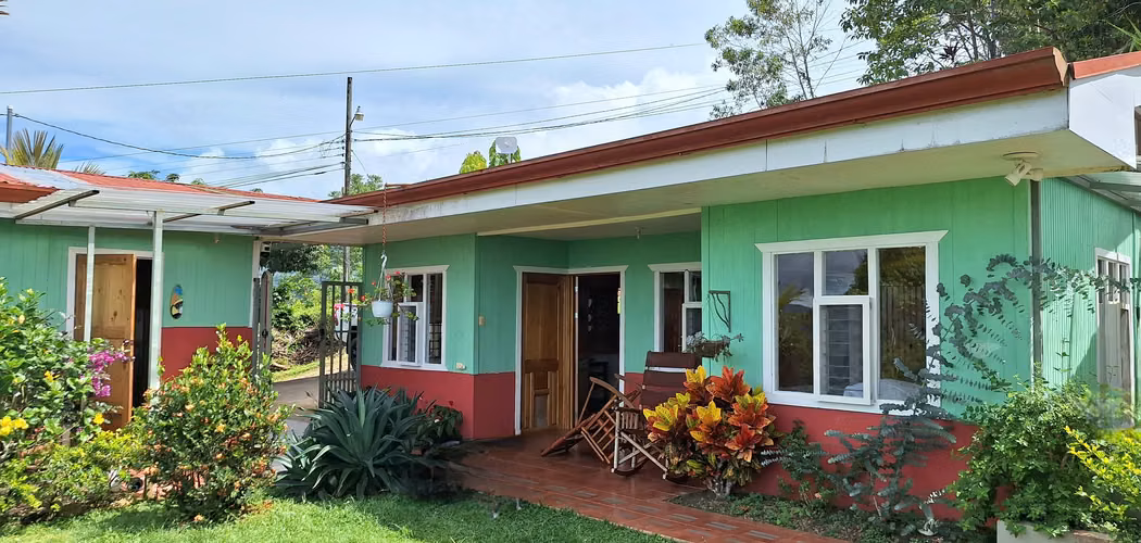 Venta de casa con vista a la ciudad de Perez Zeledon