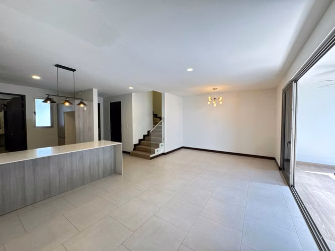 Casa Moderna en Venta | Condominio Terralta, San Antonio de Escazú 3 Habitaciones Master
