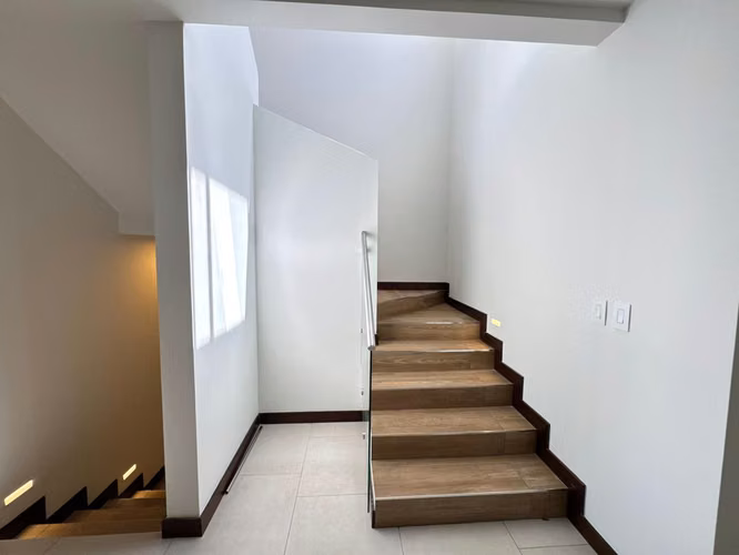 Casa Moderna en Venta | Condominio Terralta, San Antonio de Escazú 3 Habitaciones Master