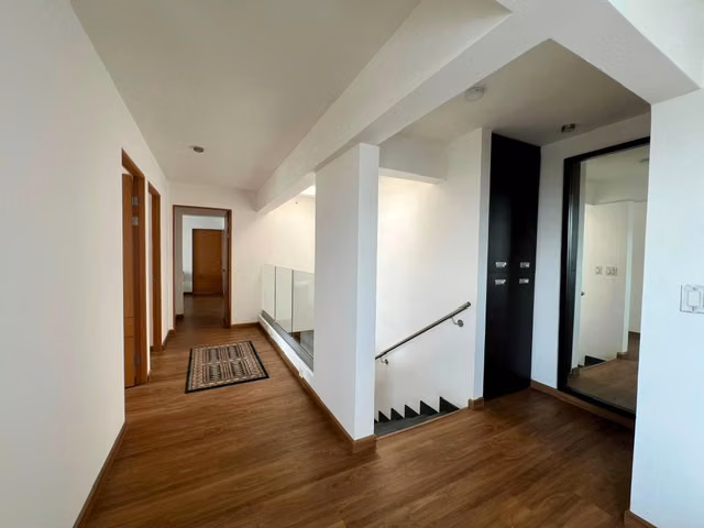 ALQUILER. PENTHOUSE AMUEBLADO O CON LINEA BLANCA, VISTA ESPECTACULAR CERCA DE PASEO COLÓN Y SABANA - Imagen 7