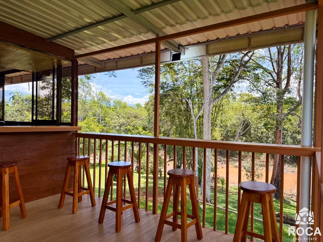 Venta de Villa en Perez Zeledon Vista al lago