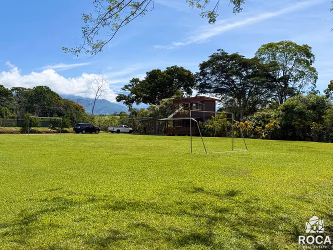 Venta de Villa en Perez Zeledon Vista al lago