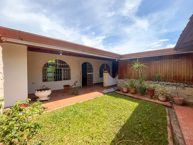 Casa Independiente en San Vicente de Moravia - Amplios Espacios