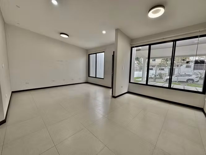 SE ALQUILA Casa en Residencial Montenegro, Alajuela Centro  KS