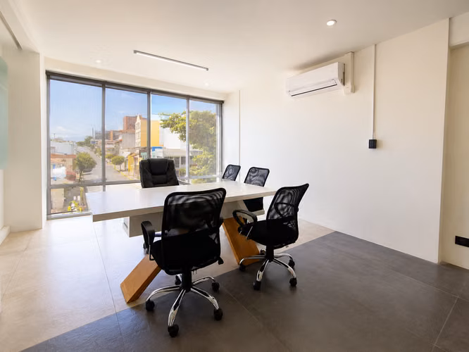 VENTA DE OFICINA CORPORATIVA ALQUILADA - TORRES PASEO COLON