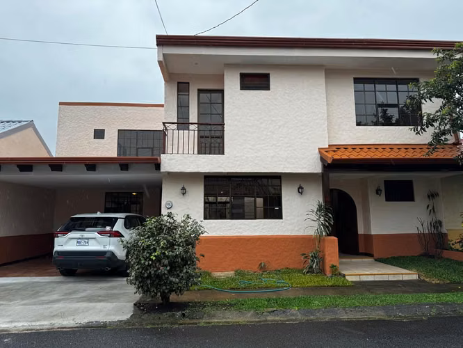Casa San Pablo en Condominio