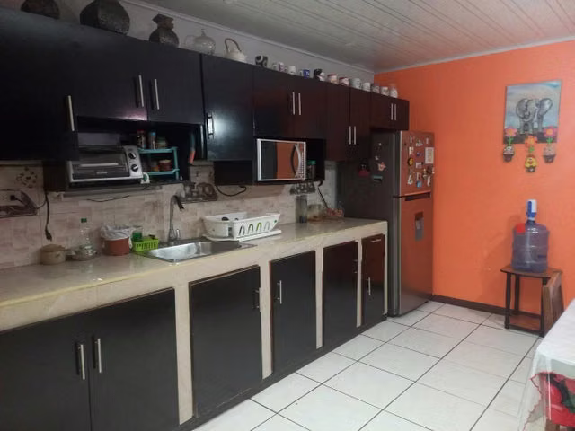Venta de Casa con Apartamento - Cubujuqui -  Heredia. - Imagen 18