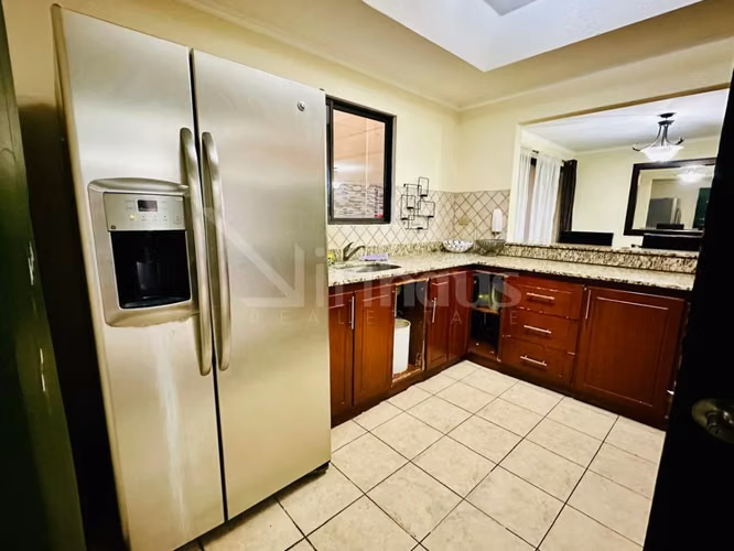 Venta de Casa Amueblada en Condominio en Pozos de Santa Ana