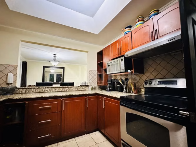 Venta de Casa Amueblada en Condominio en Pozos de Santa Ana