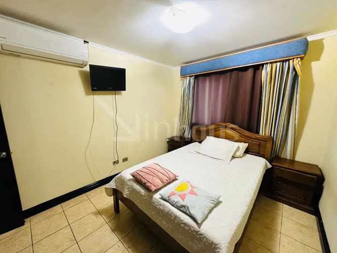 Venta de Casa Amueblada en Condominio en Pozos de Santa Ana