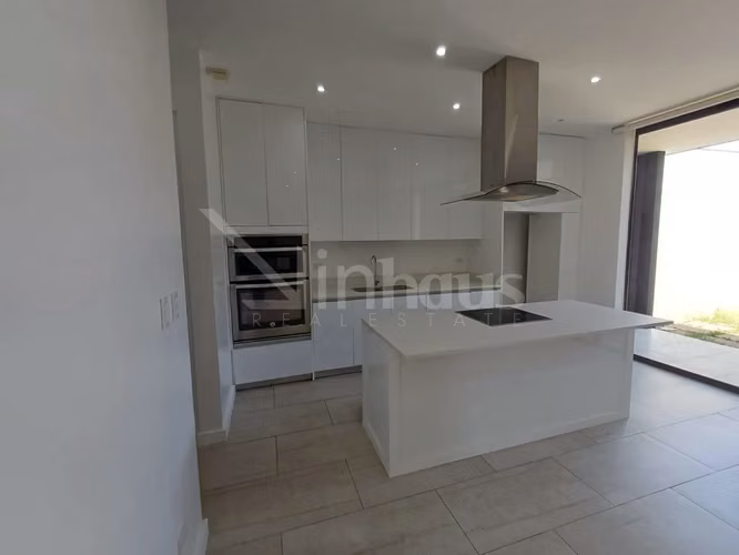 Venta de casa de una planta en Santa Ana Rio Oro