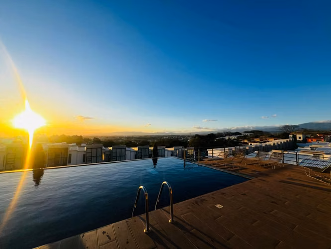 Moderna Casa en venta para INVERSION en Guachipelin de Escazu
