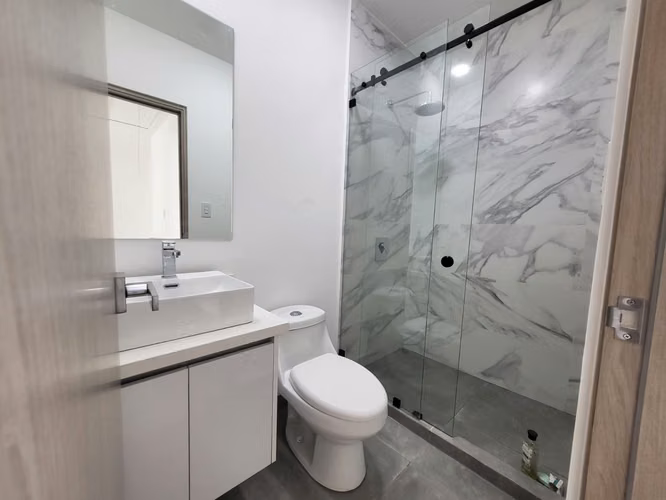 Moderna Casa en venta para INVERSION en Guachipelin de Escazu