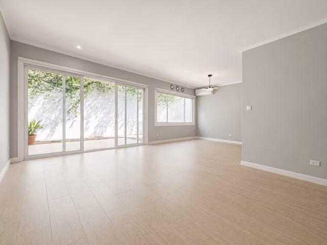Casa Moderna en Venta para INVERSION en Guachipelin de Escazu