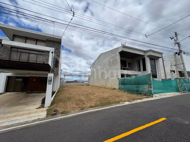 Venta de Lote en Condominio Brasil de Santa Ana - Imagen 2