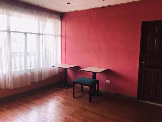 Venta de Propiedad Esquinera con 2 Apartamentos y Local Comercial – San Sebastián, cerca de Walmart - Imagen 10