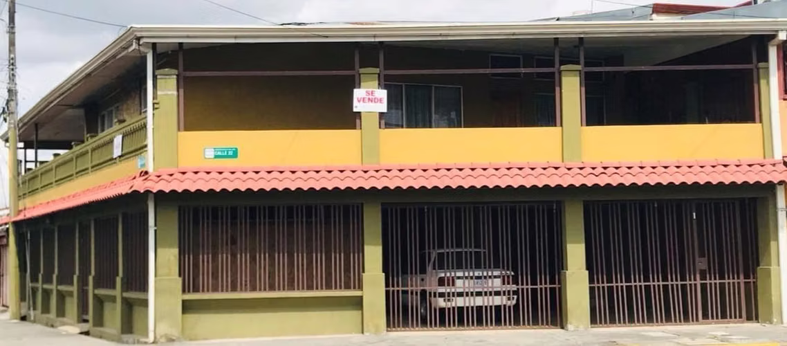 Venta de Propiedad Esquinera con 2 Apartamentos y Local Comercial – San Sebastián, cerca de Walmart - Imagen 14