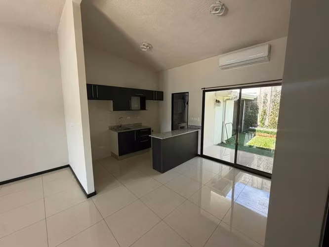 Alquiler de casa 2 habitaciones en Condominio Valle San Lorenzo