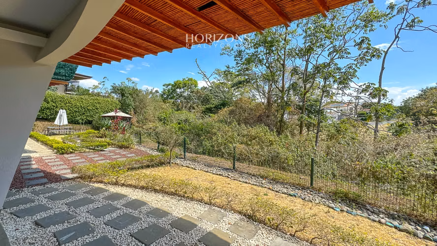 Casa Contemporánea en Condominio Hacienda Gregal Hermosas Vistas NJA780