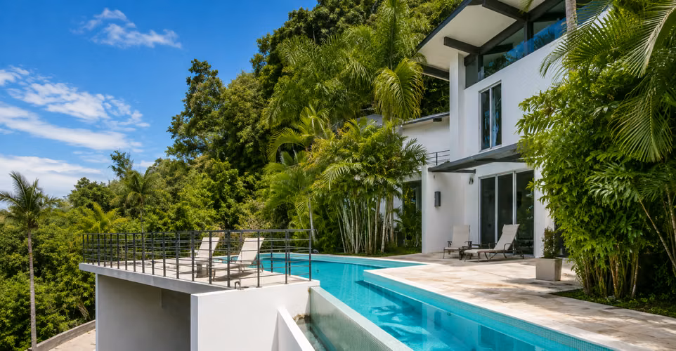 ALQUILER / VENTA DE CASA EN EXCLUSIVO CONDOMINIO VILLA REAL, SANTA ANA - Imagen 2