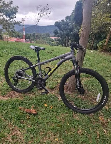 Bicicleta FUJI DYNAMATE #24