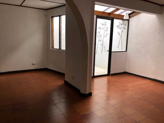 Se vende un apartamento en Uruca, cerca de Hotel Best Western