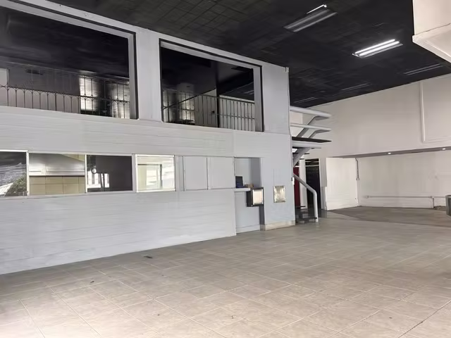 LOC-197    LOCAL COMERCIAL PAVAS