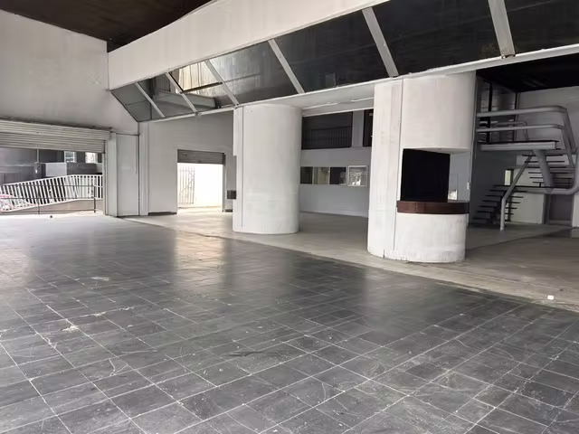 LOC-197    LOCAL COMERCIAL PAVAS
