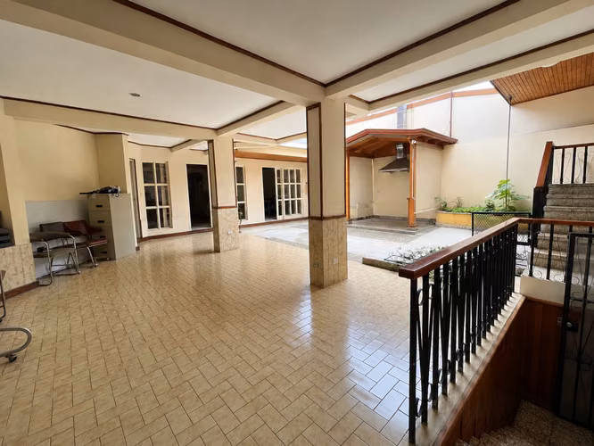 VENTA DE CASA ESQUINERA, CON USO DE SUELO MIXTO, ROHRMOSER