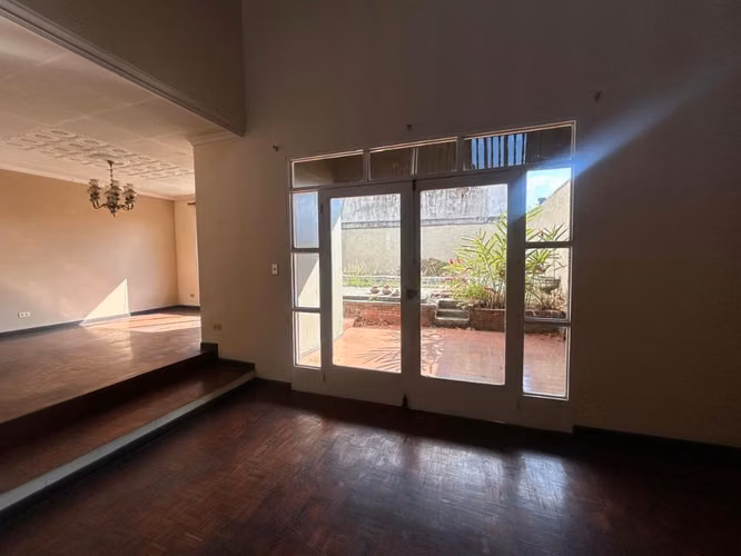 CASA EN ROHRMOSER CON PISCINA