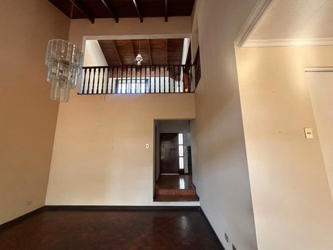 CASA EN ROHRMOSER CON PISCINA