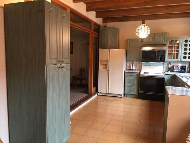Casa en venta o alquiler en Curridabat: Ubicación Estratégica