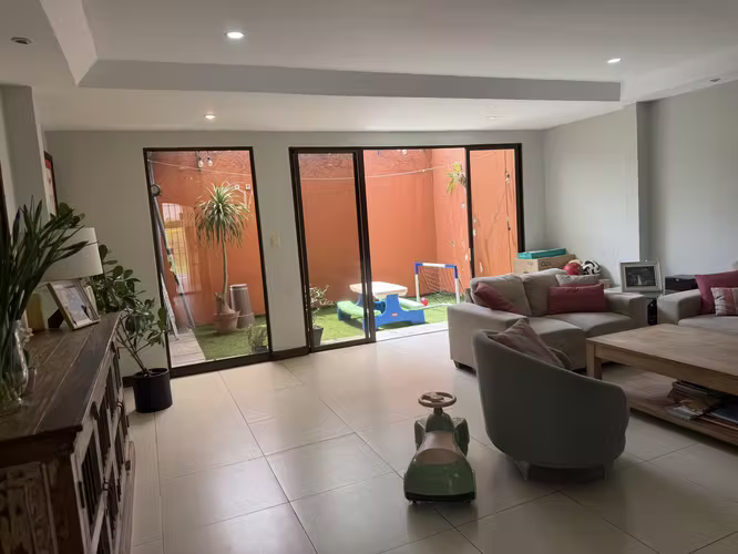 Casa en venta en San Antonio Escazú.
