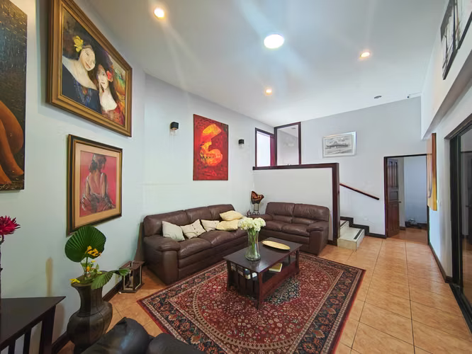 Rental House in Guachipelín de Escazu Independent Spaces