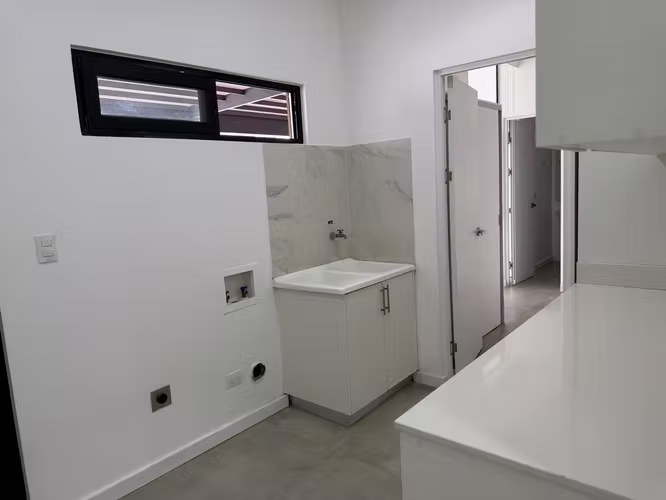 Bella casa de un piso con piscina - Imagen 8