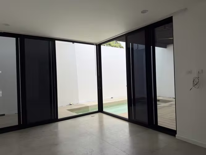 Bella casa de un piso con piscina - Imagen 2