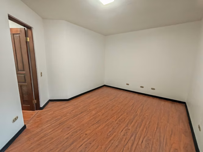 Se alquila casa en San Rafael de Escazú. Cerca del Country Club. - Imagen 15