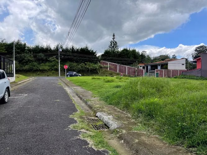 Venta de Lote en Montes de Oca-San Rafael.