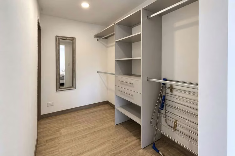 Alquiler Apartamento con Línea Blanca en Condominio CAIA – Bello Horizonte, Escazú - Imagen 4