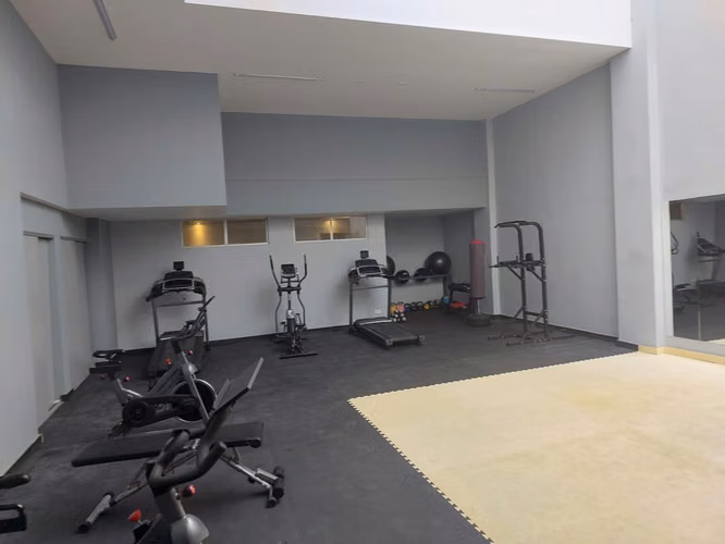 Alquiler amplio apartamento en San Pedro, en moderno condominio - Imagen 11