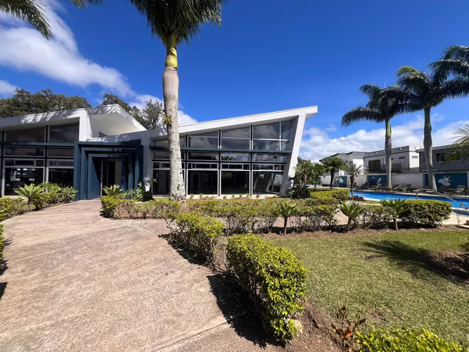 Se vende casa en El Guarco, Cartago, Condominio.