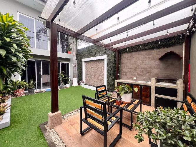 Se vende casa en El Guarco, Cartago, Condominio.