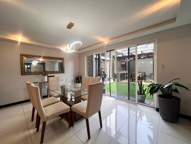 Se vende casa en El Guarco, Cartago, Condominio.