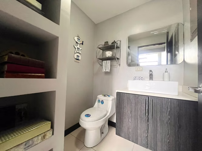 Se vende casa en El Guarco, Cartago, Condominio.