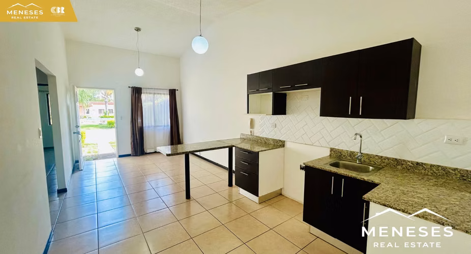 Casa en Alquiler Concasa Terrazas del Oeste | 2 Habitaciones | Patio.